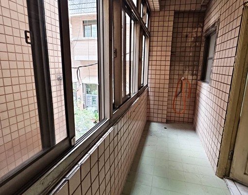 ✨星華包租代管✨新生路上熱鬧商圈2-3樓大空間 - Image 8