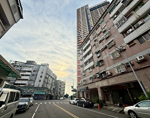 🏠福容飯店旁電梯店住|出租🏠 - Image 1