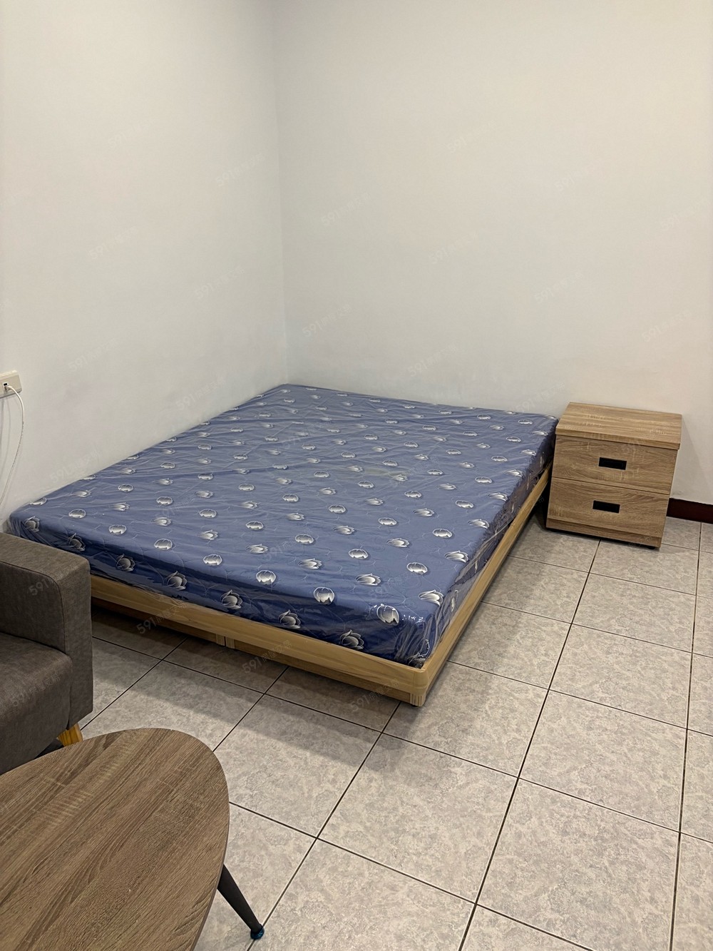 近捷運站交通便捷獨立套房一樓極少 - Image 1