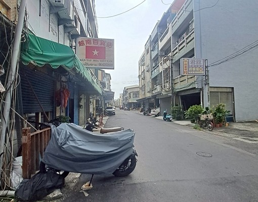 新營8米路透天店面住家 - Image 10