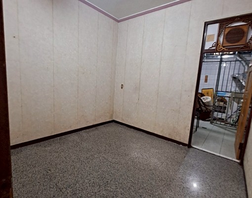 新營8米路透天店面住家 - Image 9