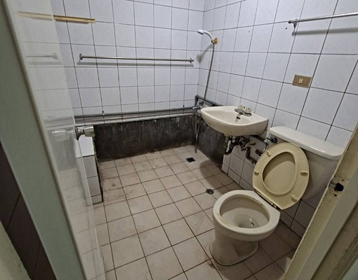 全新家俱、交通便利、生活機能佳、務必看完內文再約看房 - Image 2