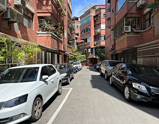 交通便利鬧中取靜景觀大套房使用大陽台 - Image 5