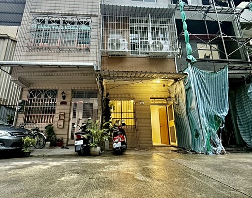 可租屋補助&養寵物/三多商圈/屋況佳優質透天 - Image 1