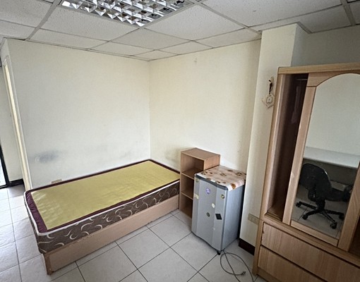 租屋首選,代步工具最佳,近輕軌、公車站 - Image 4