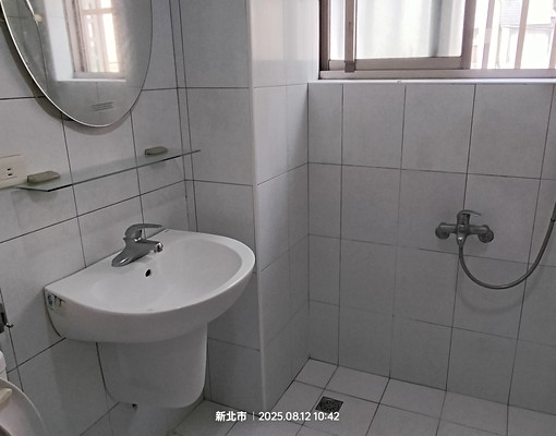 新裝潢,電梯大樓,免管理費、第四台費 - Image 4