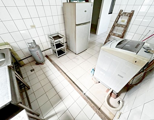 榮富國小◆超值3房◆採光屋況佳★陽台 - Image 6