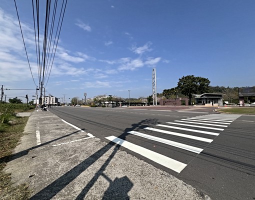 燕巢高應大正對面超大面寬挑高5.8米黃金店面 - Image 2