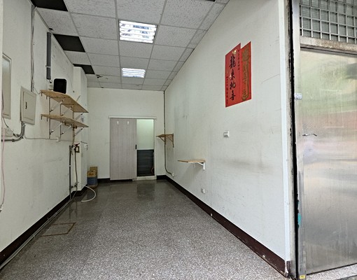 【誠信小倪】龜山區中興路黃金店面 - Image 1