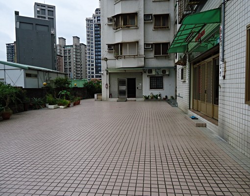 已收訂.代簽完約下架.集賢路誠可談亦可當3房1廳2衛含管理費 - Image 2