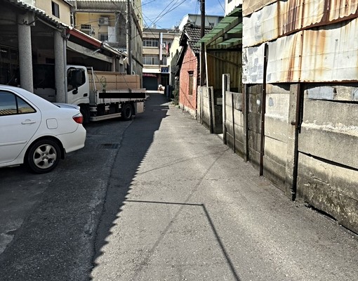 埔心76號道VS中正路旁古早風平房 - Image 1