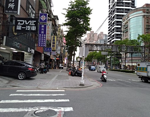 集美商圈成功路電梯套房(禁寵物) - Image 9