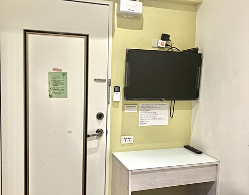 捷運西門站2分鐘,食衣住行生活機能優,雅房有窗 - Image 3