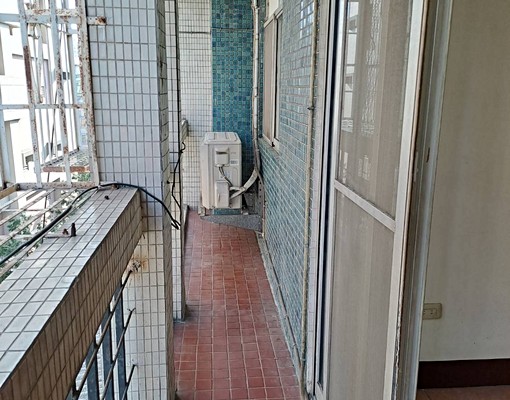 南區國光路兔兔窩簡餐頂樓公寓~三面大陽台 - Image 9