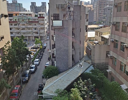 南區國光路兔兔窩簡餐頂樓公寓~三面大陽台 - Image 10