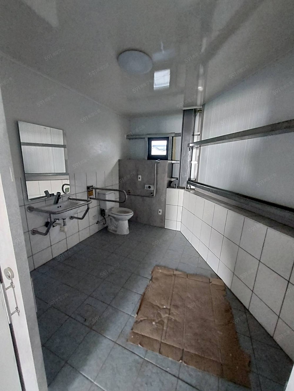 寬敞無障礙廁所