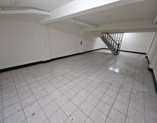 靠近麥當勞正陽明路上透天店面(B1-5F) - Image 2
