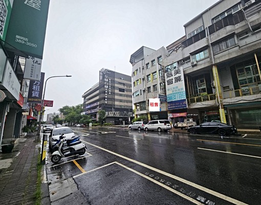 靠近麥當勞正陽明路上透天店面(B1-5F) - Image 1