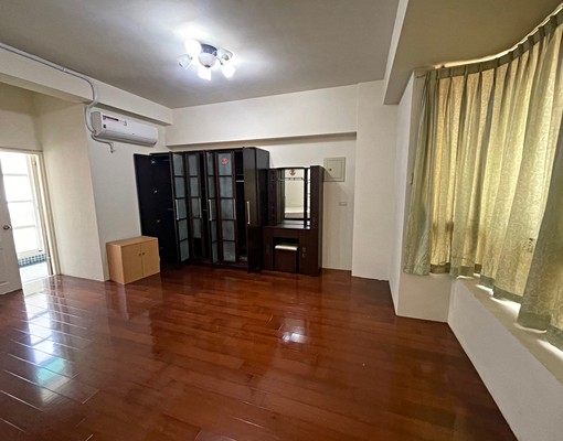 近中科西屯路旁前院別墅 - Image 7