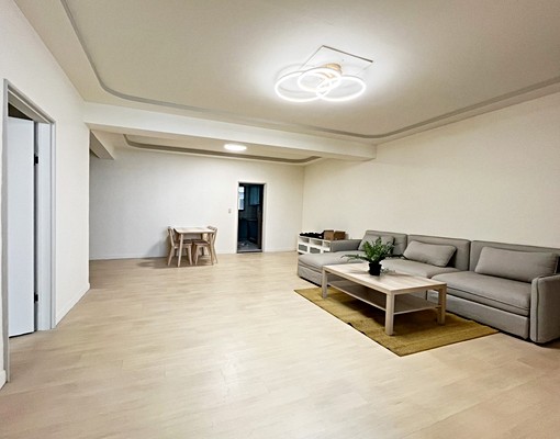 仁愛路三段雙面採光四房Sharehouse中雅房x1 - Image 1