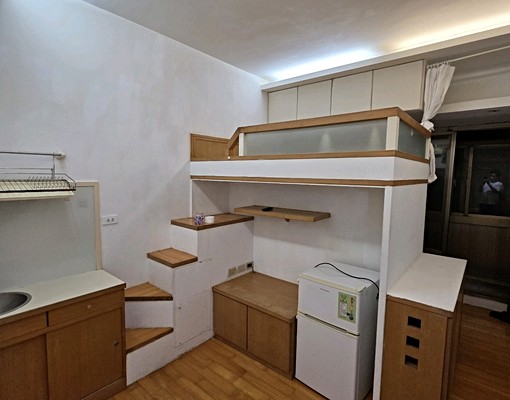 中山國小捷運站60秒,一卡皮箱就入住 - Image 1