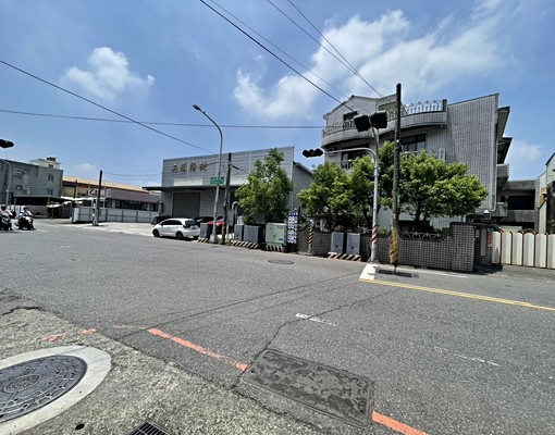 新市超值三角窗工作室店面 - Image 9