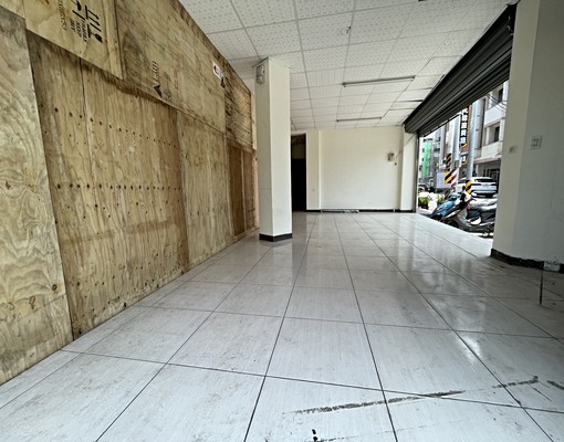 新市超值三角窗工作室店面 - Image 2