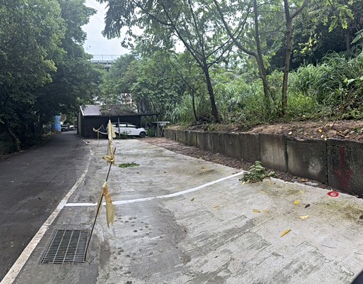 道路旁6位停車位近茄苳添福宮