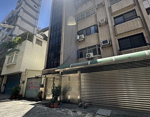 五福國中學區房可入籍租補全新屋況公寓二樓 - Image 2