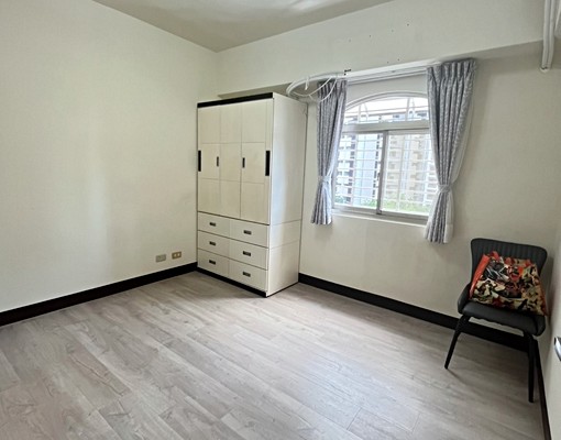 🏠[空間大屋況佳｜中興橋旁明亮通風電梯大二房｜可租屋補助] - Image 3