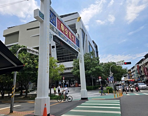 南屯黎明臨路8米路透天厝空屋<出租> - Image 2