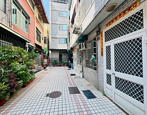 近高雄車站屋況佳整層住家 - Image 1