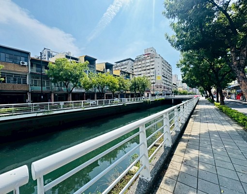 近高雄車站屋況佳整層住家 - Image 13
