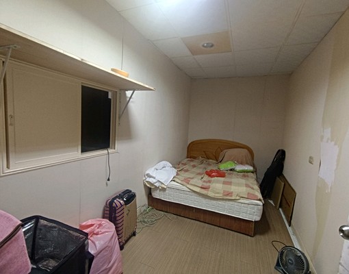 新埔捷運站附近可當辦公室或住家2樓 - Image 8