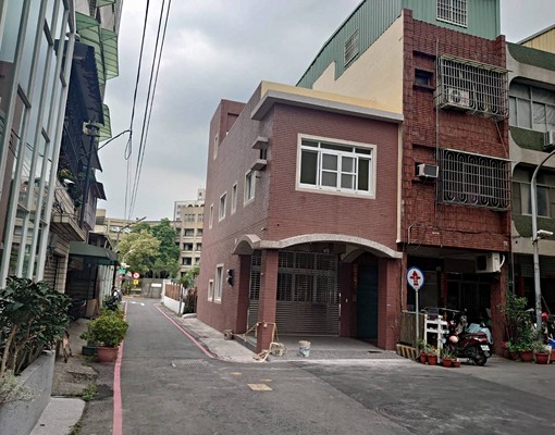 小港捷運站出口/騎樓式透天/工作室、公司據點/翔昀雅舍代管 - Image 11
