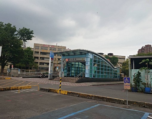 小港捷運站出口/騎樓式透天/工作室、公司據點/翔昀雅舍代管 - Image 13