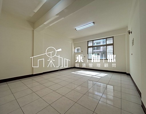 💥乘加兆小貓💥安平區~透天~店住~空間大~可辦公室~ - Image 11