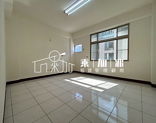 💥乘加兆小貓💥安平區~透天~店住~空間大~可辦公室~ - Image 9