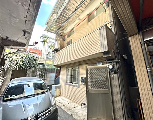 透天套房|台水台電/近龍岡/忠貞國小 - Image 1