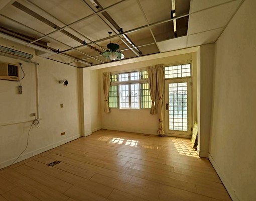 天母景觀泳池別墅~空間大有車位~大蕎房屋 - Image 15