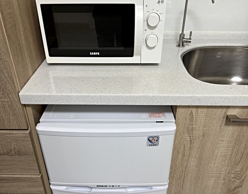 民富棒球場電梯分租套房★正市中心★屋齡新 - Image 4