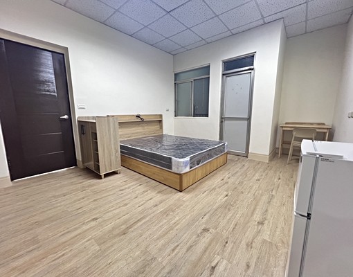 錦田3-2建國商圈採光獨洗大套房近火車站📞愛窩 - Image 1