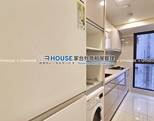 MRT中山國小.雙連丨全新裝潢面公園丨含車 - Image 3