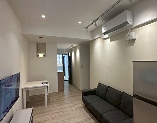 二房一廳一陽台。全新裝潢。全新家電。間間採光通風好。近華中橋 - Image 4
