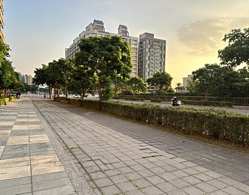誠可談歡迎工作室來租近淡海國小一樓住店租金含一個坡平車位 - Image 2