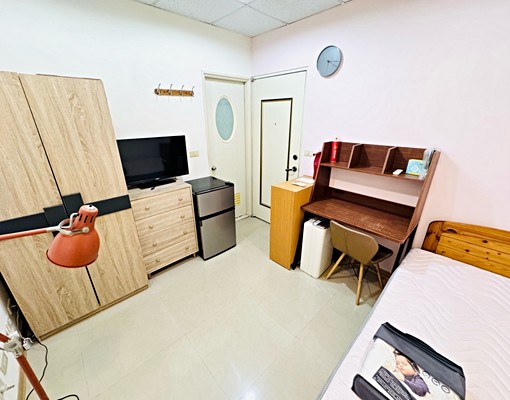 中山國中4分,雙面採光/限女性,飲水機/機能強/垃圾代收 - Image 3