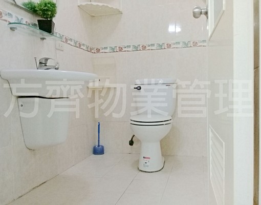 近正修科大地下室可停機車電梯華廈套房 - Image 9