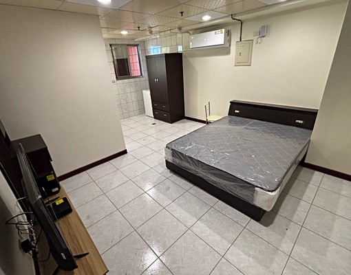 前站商圈電梯獨立套房獨立陽台全新一級變頻冷氣含網路第四台!! - Image 1