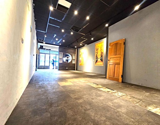 中華路.近家樂福.大面寬臨路住店 - Image 2