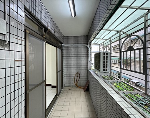 車站公寓低樓層三房 - Image 2